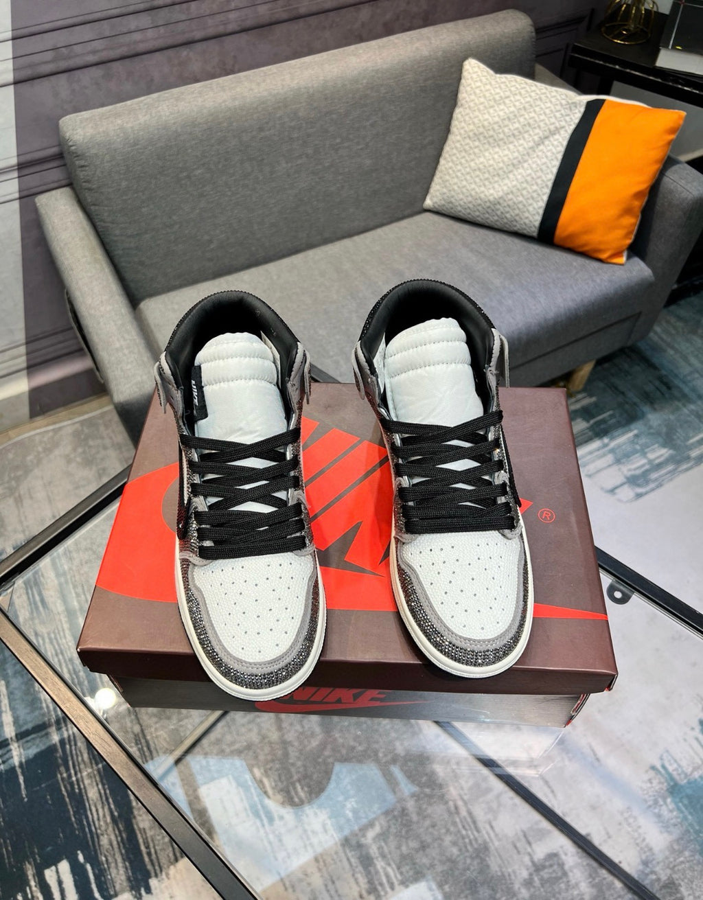 Off White x Air Jordan 1 Retro High (Custom Swarovski crystal)