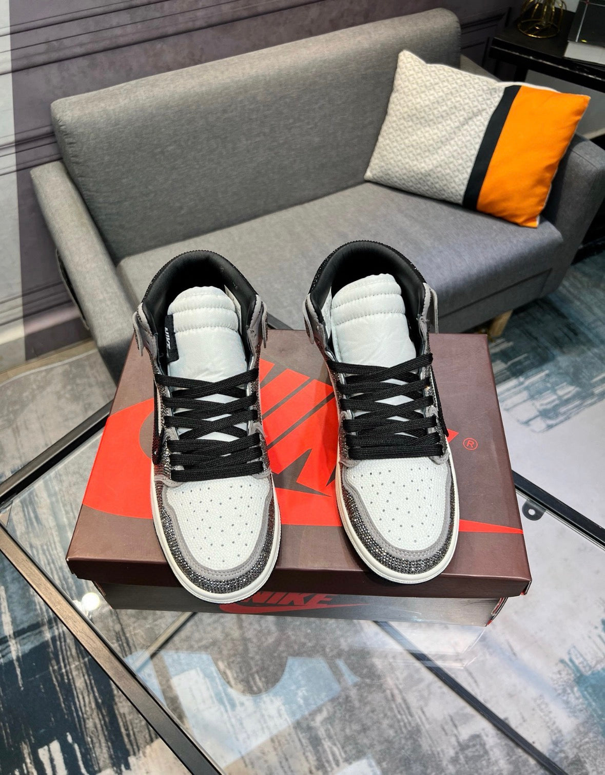 Off White x Air Jordan 1 Retro High (Custom Swarovski crystal)