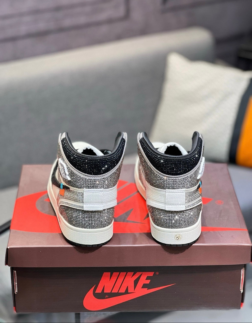 Off White x Air Jordan 1 Retro High (Custom Swarovski crystal)